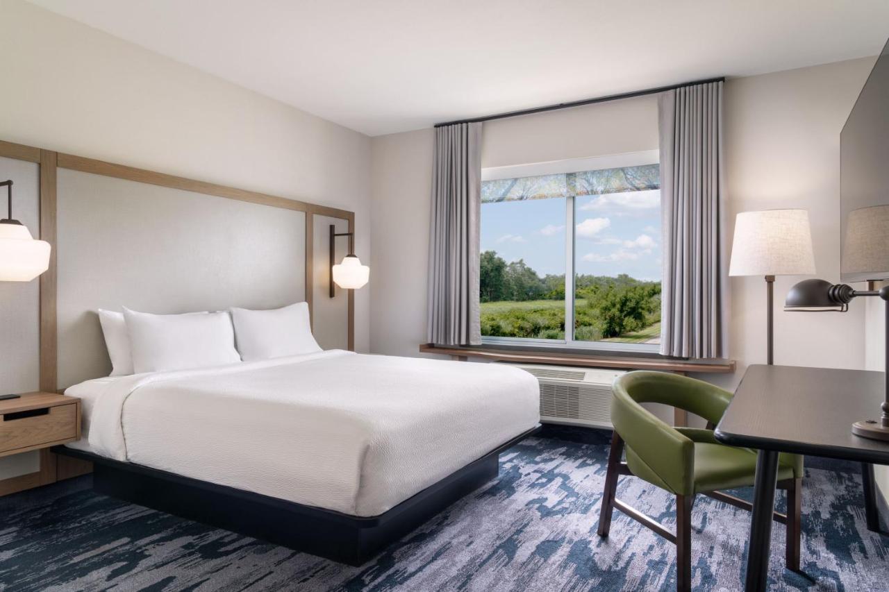 Fairfield Inn & Suites By Marriott Cleveland Tiedeman Road Brooklyn Bagian luar foto