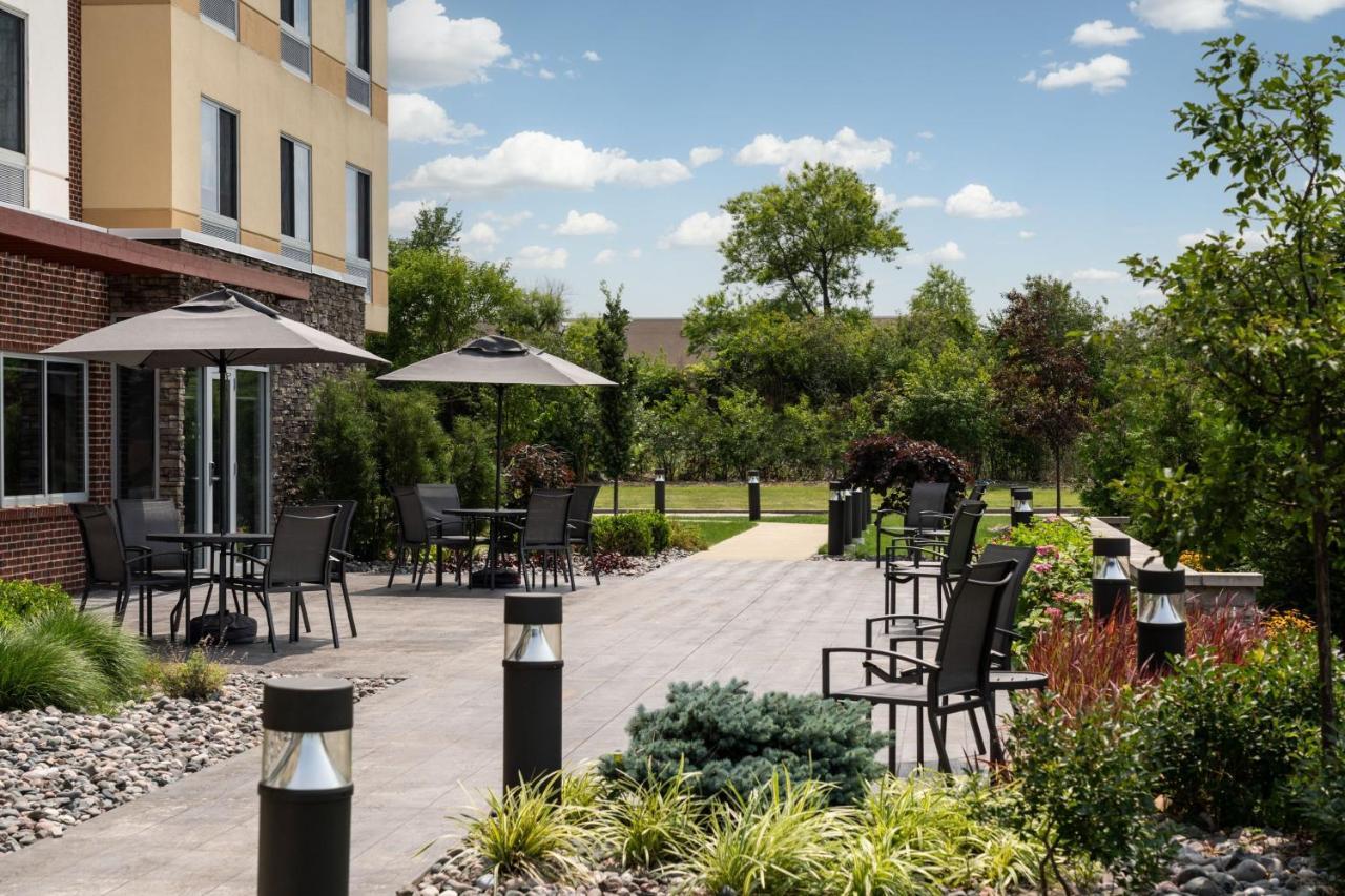 Fairfield Inn & Suites By Marriott Cleveland Tiedeman Road Brooklyn Bagian luar foto
